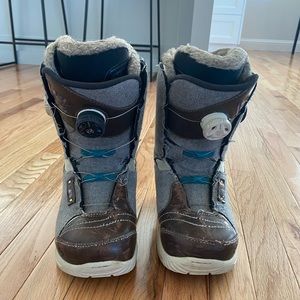 K2 Women’s Contour Snowboard Boots, size 6